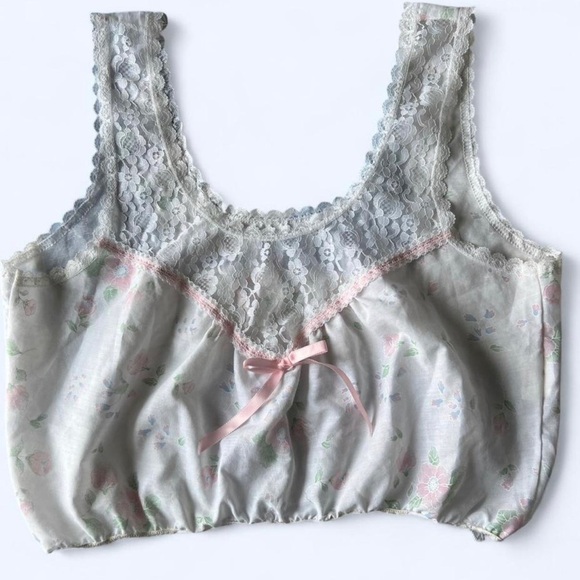 Vintage White Floral Lace Crop Top Softgirl Cottagecore Coquette Medium-Large - Picture 2 of 7